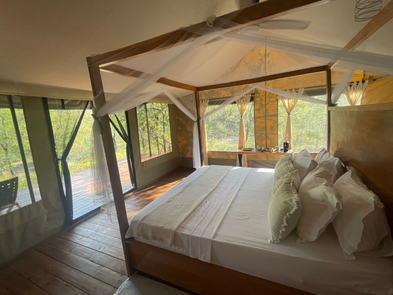 3 室のベッドルーム、セーフティボックス (室内)、アイロン / アイロン台、ベッドシーツ