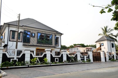 OceanWinds Royal Apartments 