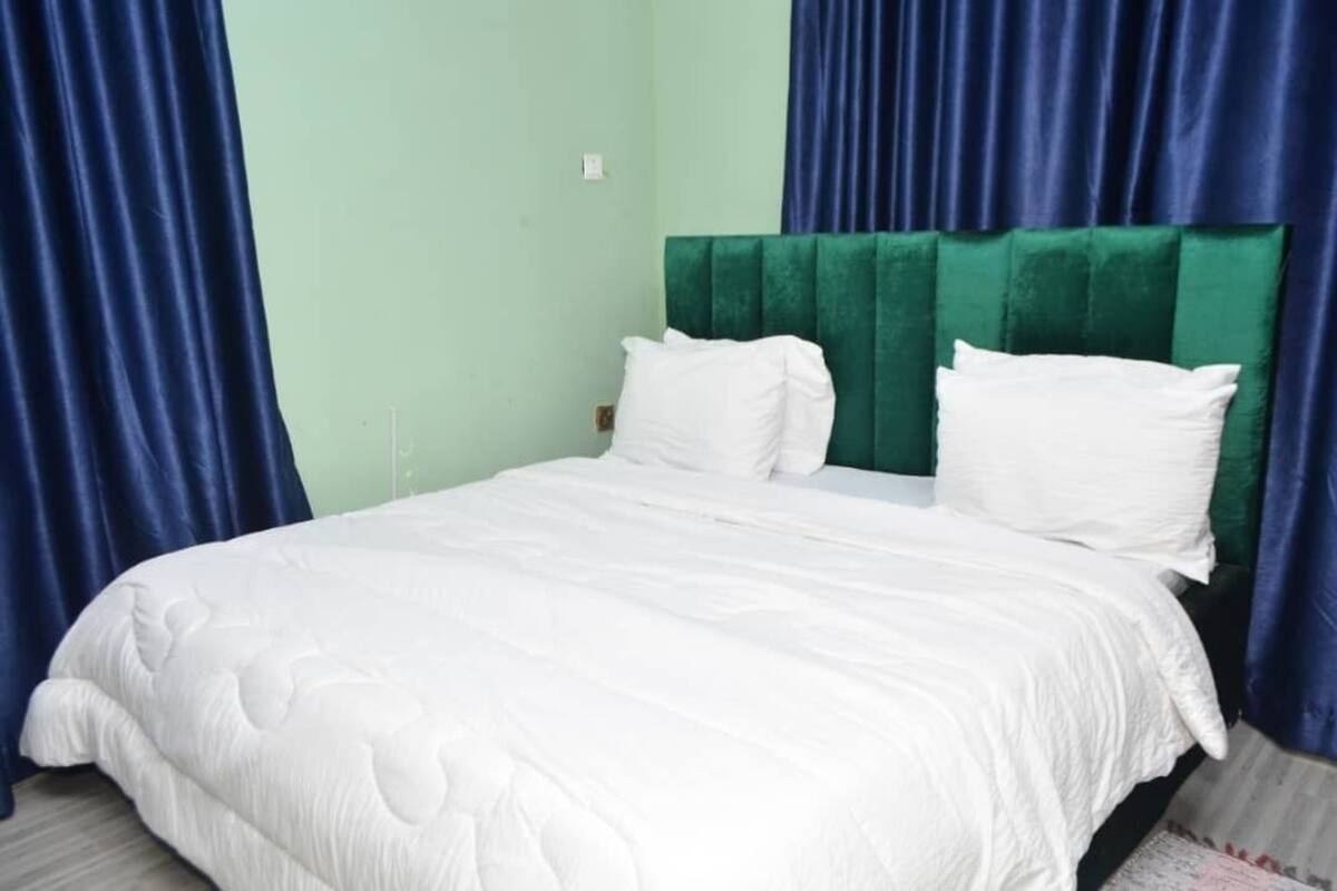 شقة ديلوكس - بمنظر للمسبح | مكتب ومساحة عمل للكمبيوتر المحمول وواي فاي مجانًا