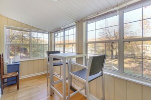 Dining - 10 Mi to GSMNP: Scenic Lake in the Sky Retreat! (Tallassee)