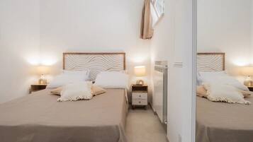 Fer et planche Ă repasser, Wi-Fi, draps fournis