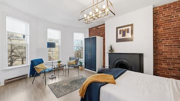 3 bedrooms, iron/ironing board, WiFi (free), bed sheets