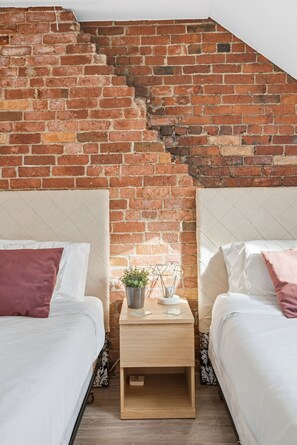 3 bedrooms, iron/ironing board, free WiFi, bed sheets - Stylish Heritage Stay in Downtown Halifax (Halifax)