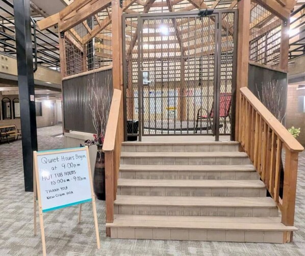 المنشأة من الداخل