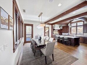 تناول الطعام