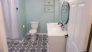 Hårføner, håndklær, såpe og toalettpapir