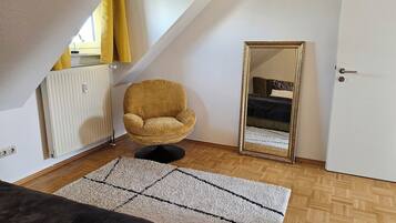 1 bedroom, desk, iron/ironing board, WiFi