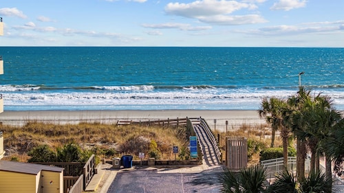 2min WALK to Beach; SFH, Swimming Pool~HotTub, 5BR