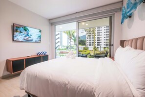 3 bedrooms, Internet, bed sheets - Brand New 3BR, in Gated Community w/ Private Pool in Jaco (Jacó)