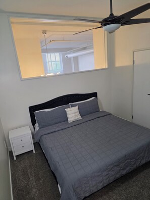 2 habitaciones, tabla de planchar con plancha, wifi y ropa de cama 