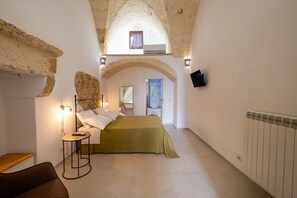 1 dormitorio, tabla de planchar con plancha, wifi gratis y ropa de cama