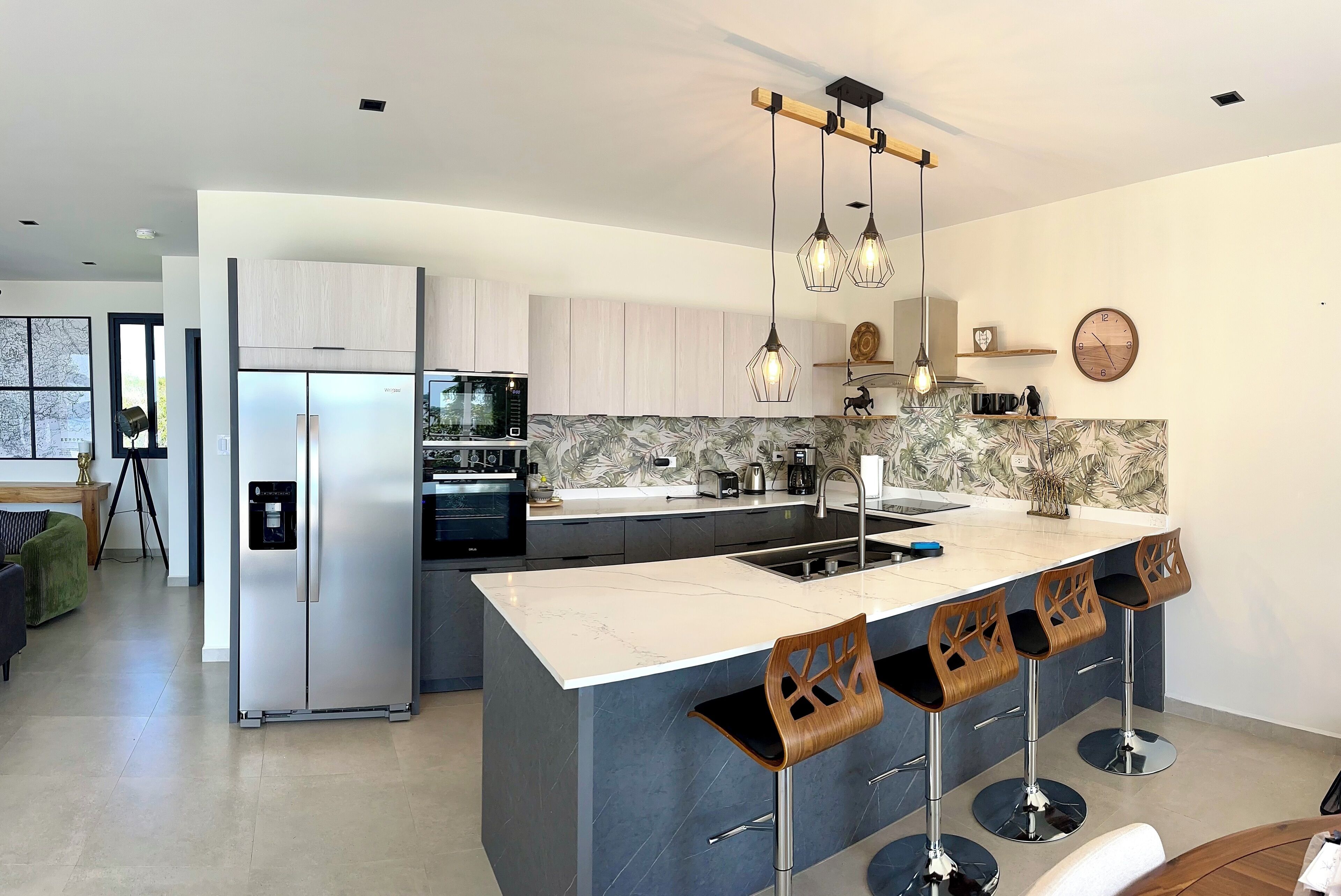 電子レンジ、オーブン、コンロ、食器洗い機