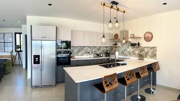 MikrovÄgsugn, ugn, spishÀll och diskmaskin