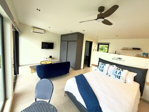 3 slaapkamers, een strijkplank/strijkijzer, gratis wifi, beddengoed