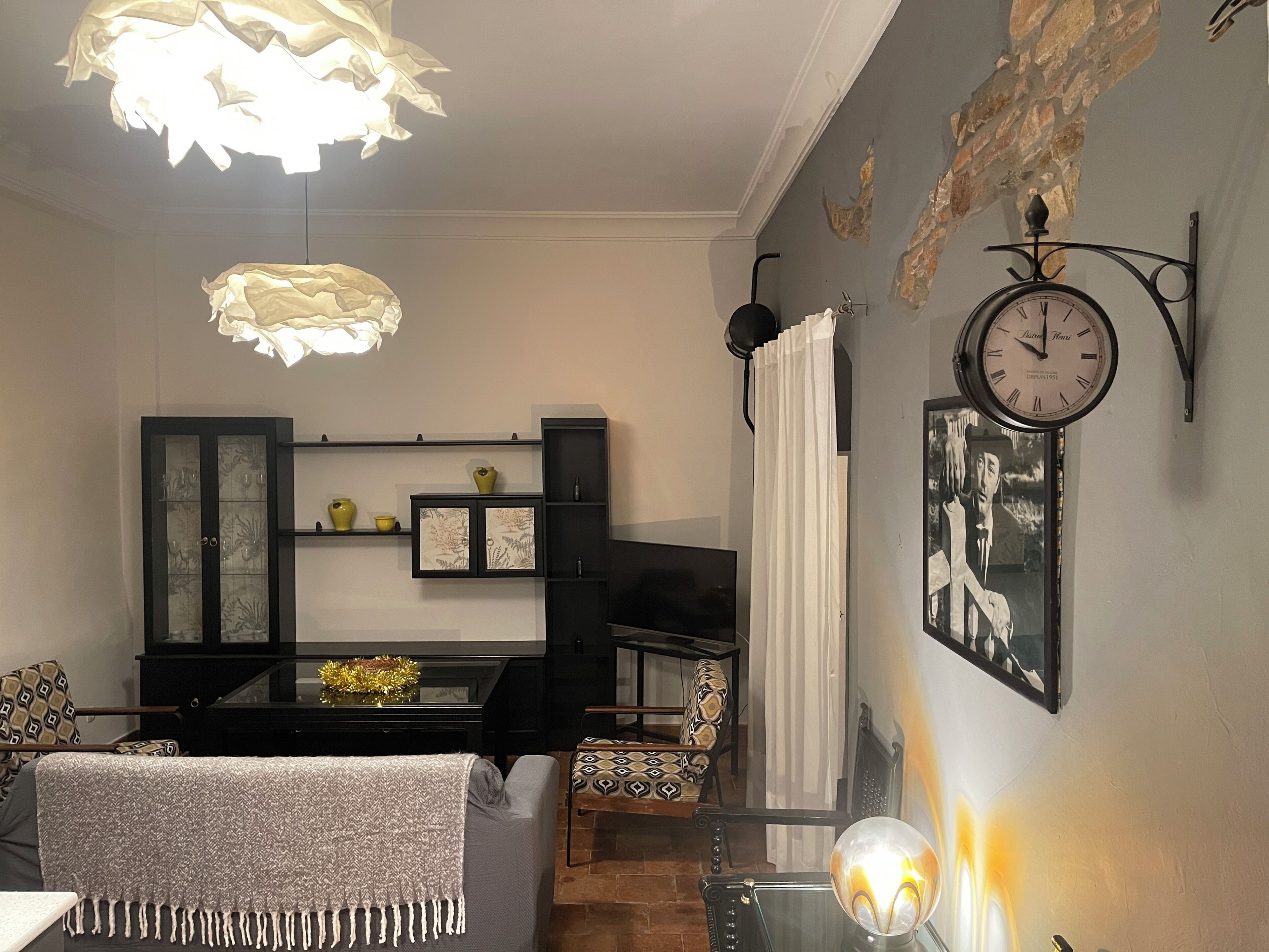 Télévision, cheminée