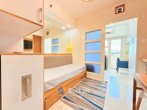 Desk, laptop workspace, free WiFi