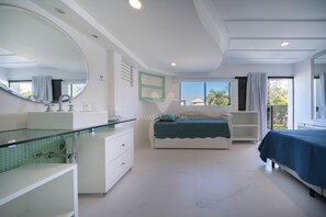 6 bedrooms, iron/ironing board, travel cot, free WiFi