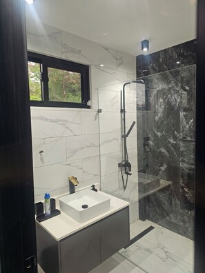 Shower, towels, soap, toilet paper - Tranquil ultra modern 1-bedroom villa with pool and AC in Lance Aux Epines (Saint George Grenada)
