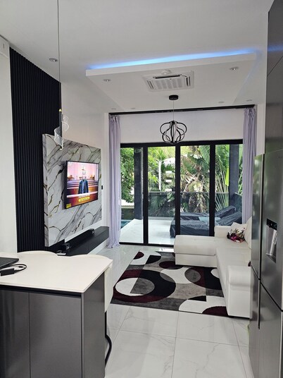 Tranquil ultra modern 1-bedroom villa with pool and AC in Lance Aux Epines