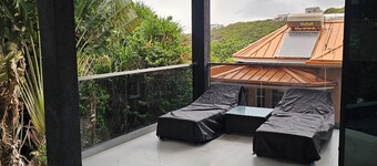 Tranquil ultra modern 1-bedroom villa with pool and AC in Lance Aux Epines