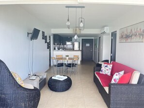 TV, table football, ping pong - Oceánica Luxury Apartment (Salinas)