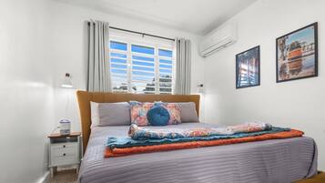 5 habitaciones, tabla de planchar con plancha y cuna de viaje