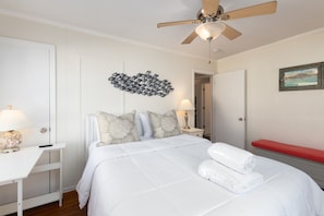 4 bedrooms, desk, iron/ironing board, travel crib