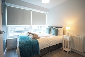 2 bedrooms, iron/ironing board, free WiFi, bed sheets - Harlow Flat - Perfect for Families or Contractors (Harlow)