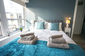 2 chambres, fer et planche à repasser, Wi-Fi gratuit, draps fournis
