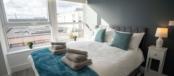 Harlow Flat - Perfect for Families or Contractors