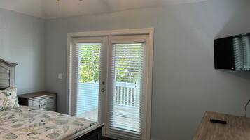 3 chambres, fer et planche à repasser, Wi-Fi, draps fournis