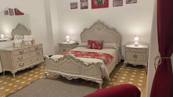 Casa superior, vista para o jardim | Ferros/tábuas de passar roupa