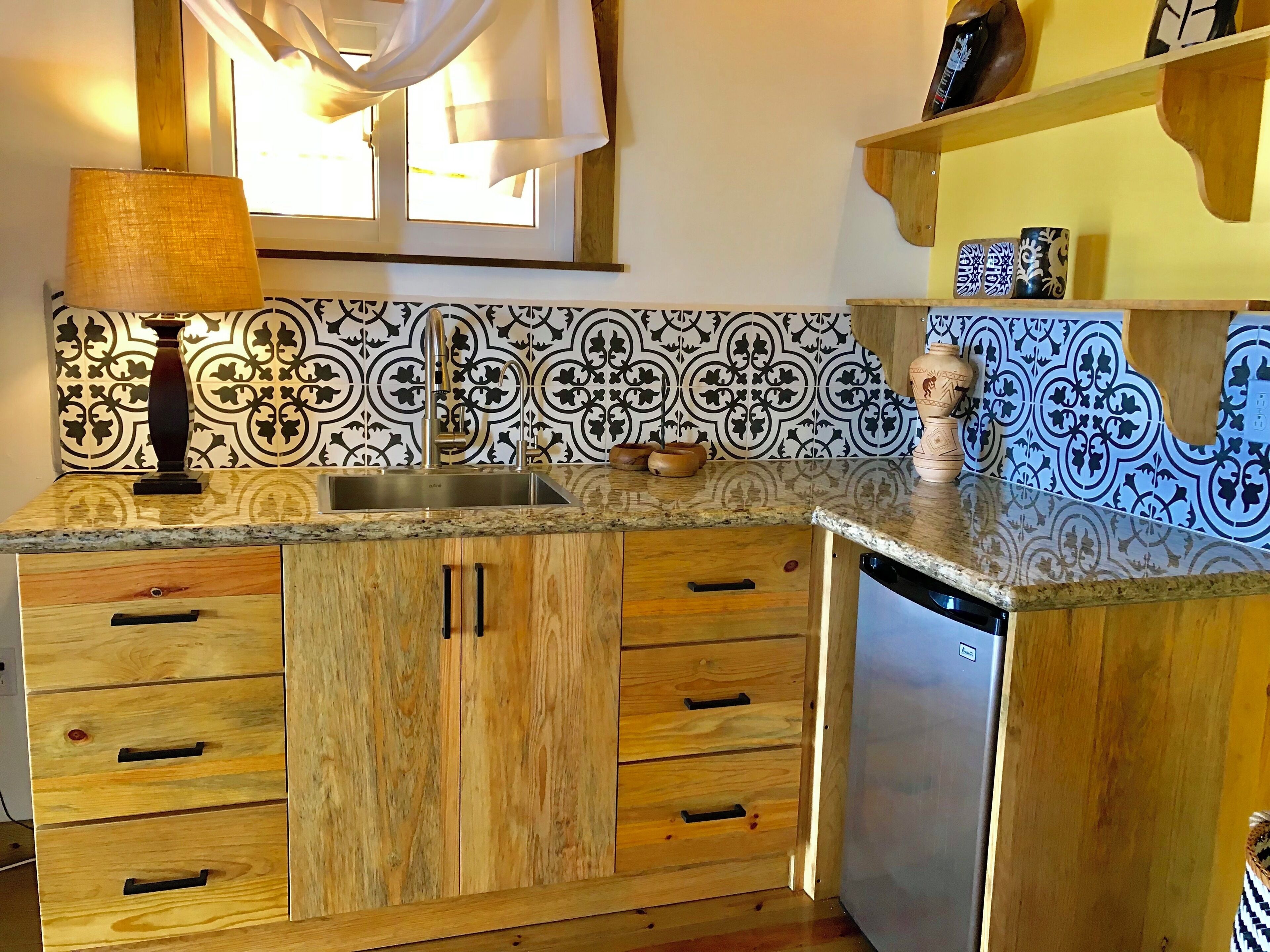 Bangalô superluxo, 1 cama King, micro-ondas, vista para a praia | Cozinha privada | Cafeteira/chaleira, torradeira