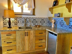 Loggerhead Luxury Beach Bungalow | Private kitchen | Coffee/tea maker, toaster