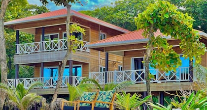 Turtle Beach Sanctuary Utila