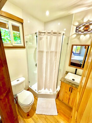 Hatchling Beach Bungalow | Bathroom - Turtle Beach Sanctuary Utila  (Isla de Utila)