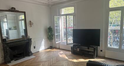 Apartment near the Eiffel Tower