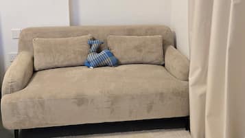 Luxury Studio, Courtyard View | Living area