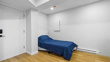 1 bedroom, internet, bed sheets