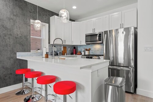 Urban Hearth / Modern 2BR Near Tower Grove