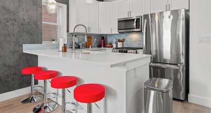 Urban Hearth / Modern 2BR Near Tower Grove