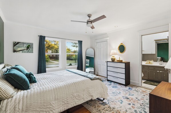 3 soverom, strykejern/-brett, wi-fi og sengetøy