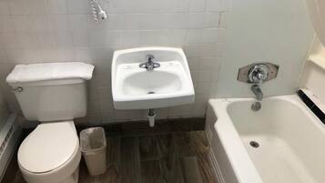 Standard Single Room | Bathroom