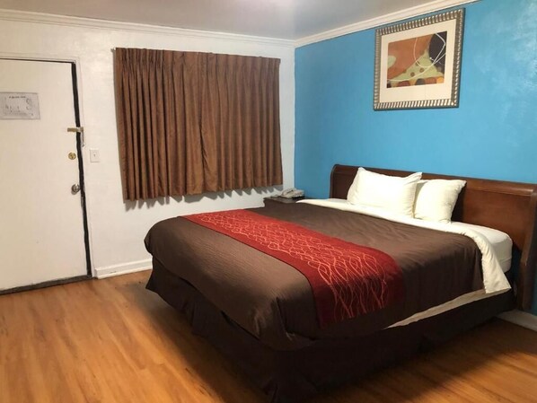 Desk, laptop workspace, free WiFi, wheelchair access