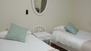 Iron/ironing board, WiFi, bed sheets