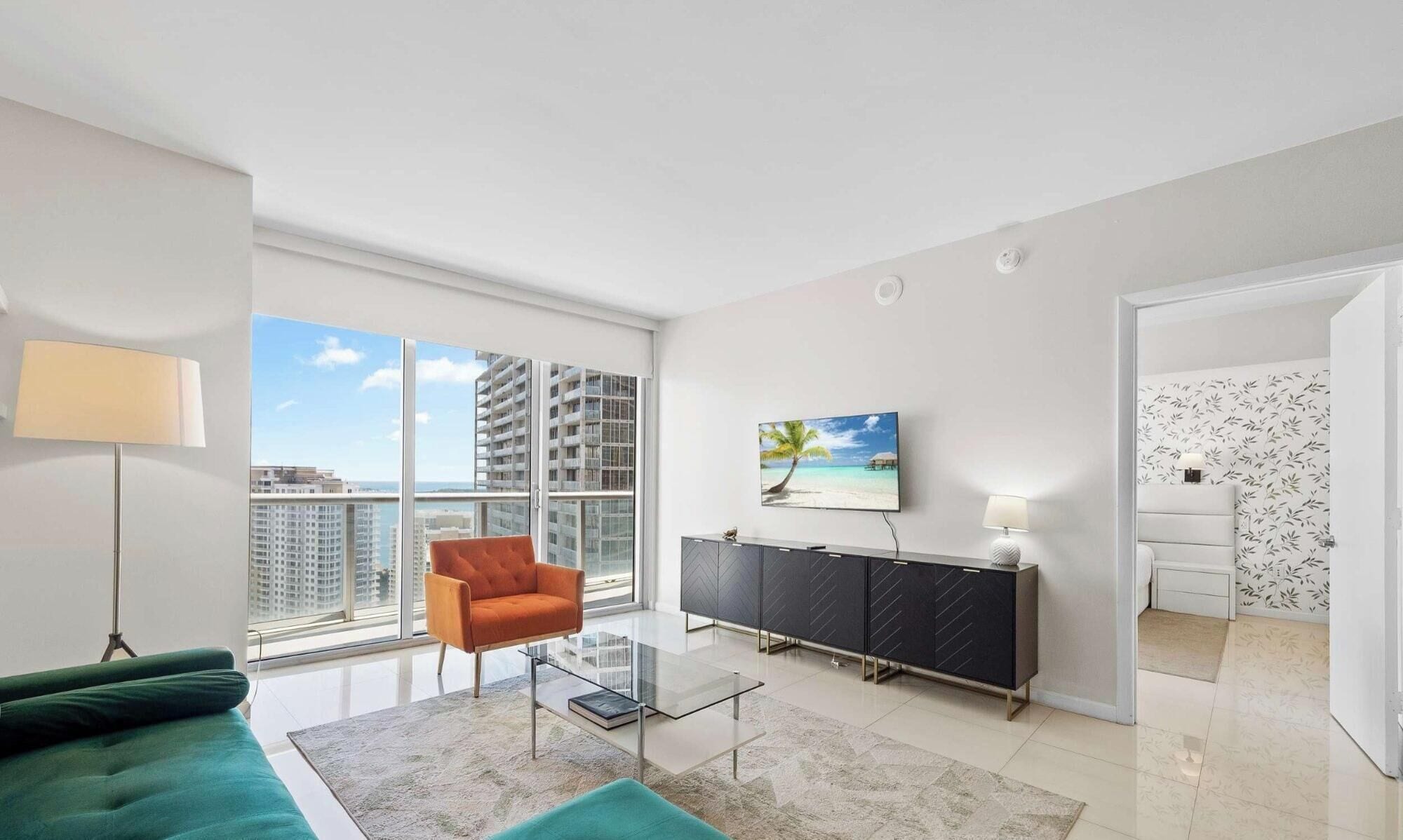 Luxury Apartment, 1 King Bed with Sofa bed | Individually decorated, individually furnished, desk, laptop workspace