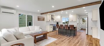 Sunny 3BR Retreat Near Everet Waterfront