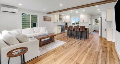 Sunny 3BR Retreat Near Everet Waterfront