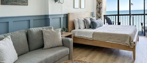 Una scrivania, ferro/asse da stiro, Wi-Fi gratuito, lenzuola