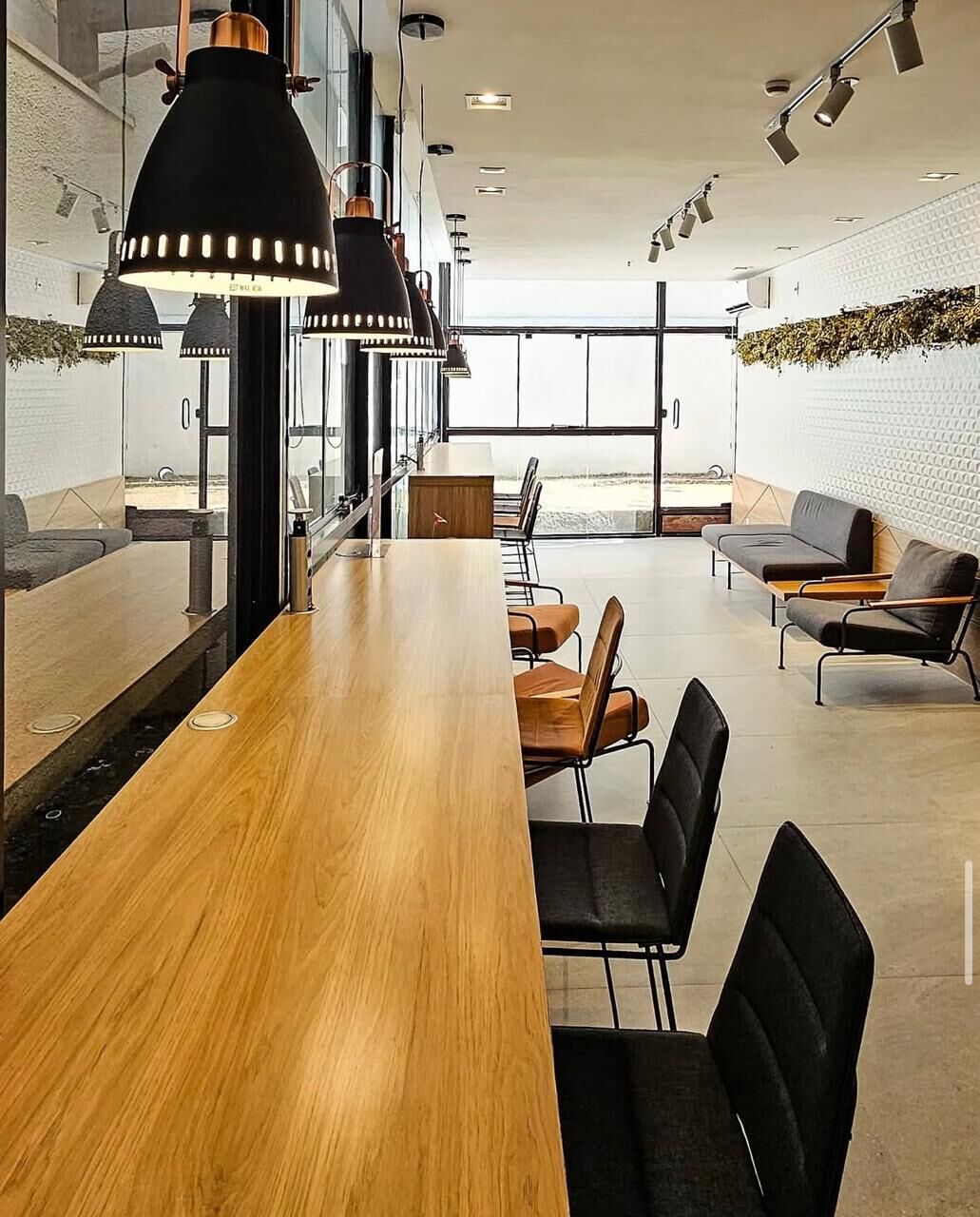 Deluxe Double Room, City View | Living area | 50-inch Smart TV with digital channels, Netflix, streaming services